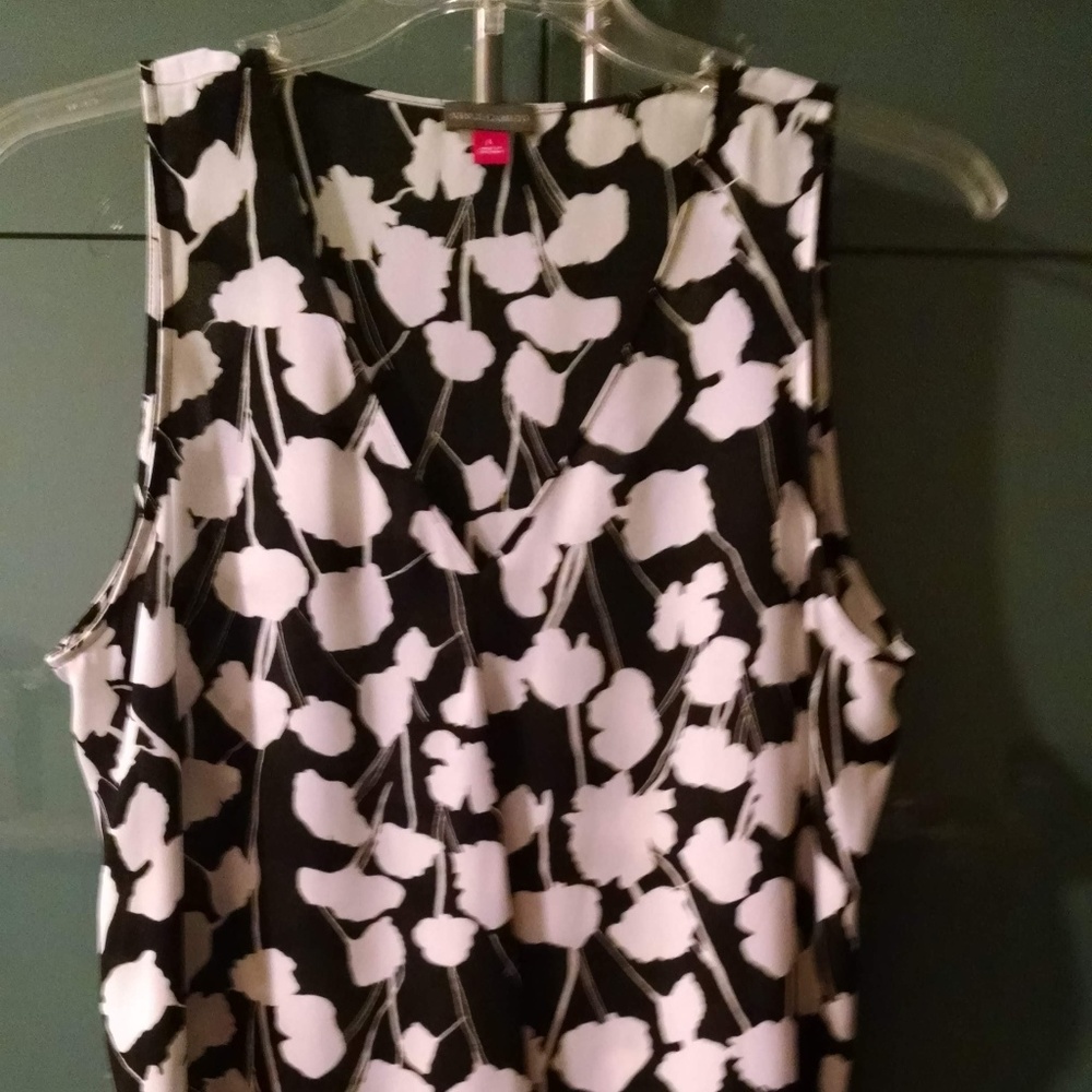 Women's Sleeveless V Neck Top
